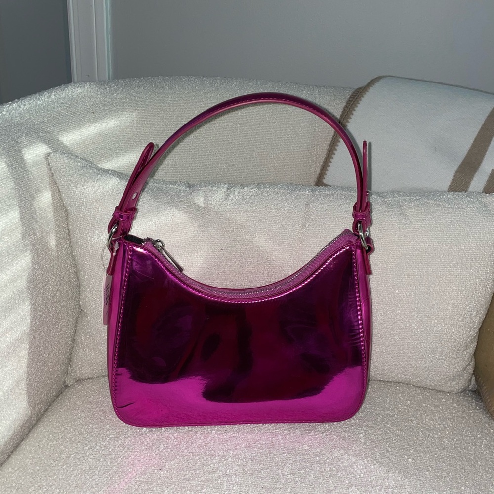 8 Other Reasons It Girl Shoulder Bag in Metallic Pink